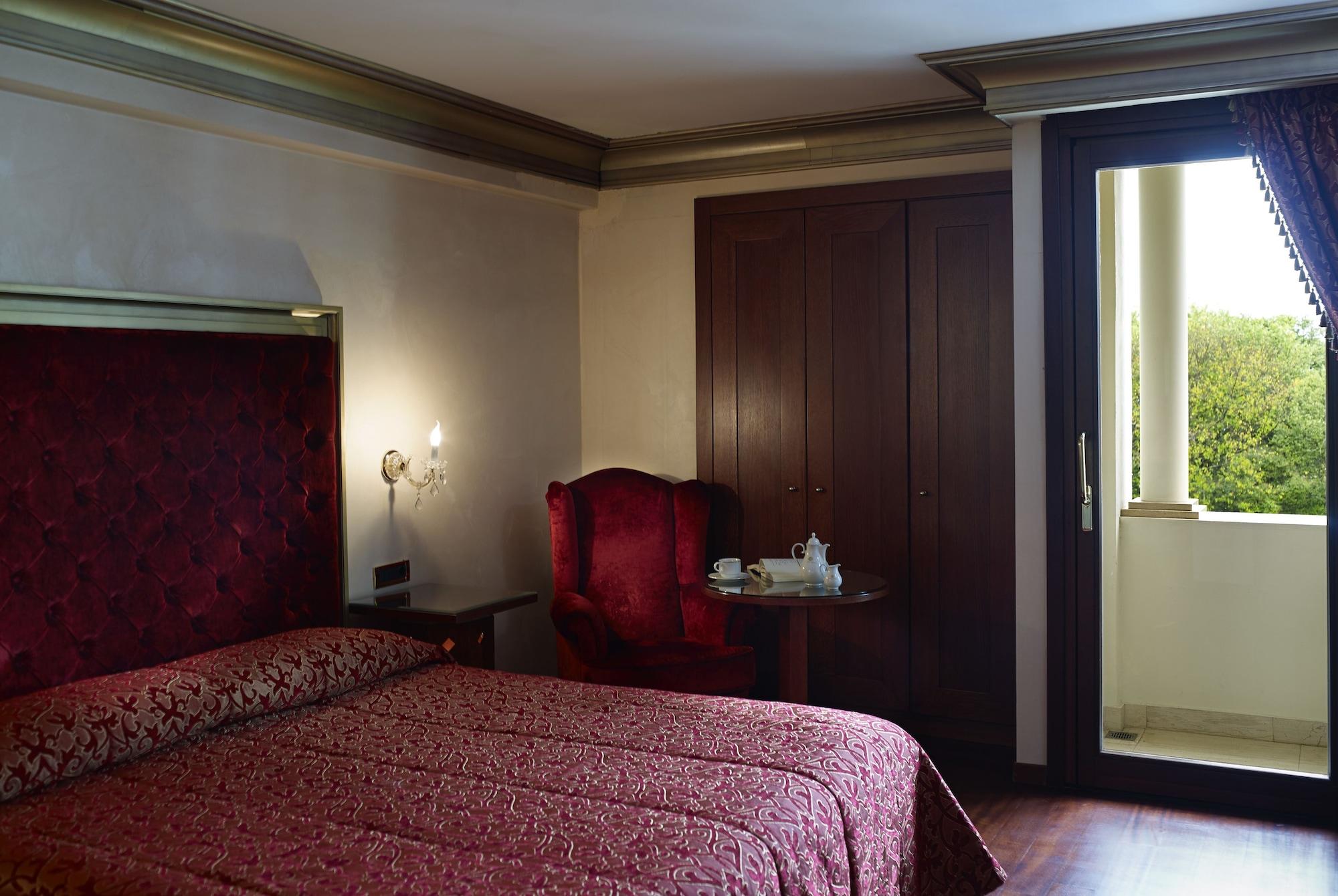 Grand Serai Congress And Spa Ioánnina Exteriér fotografie A room at the hotel