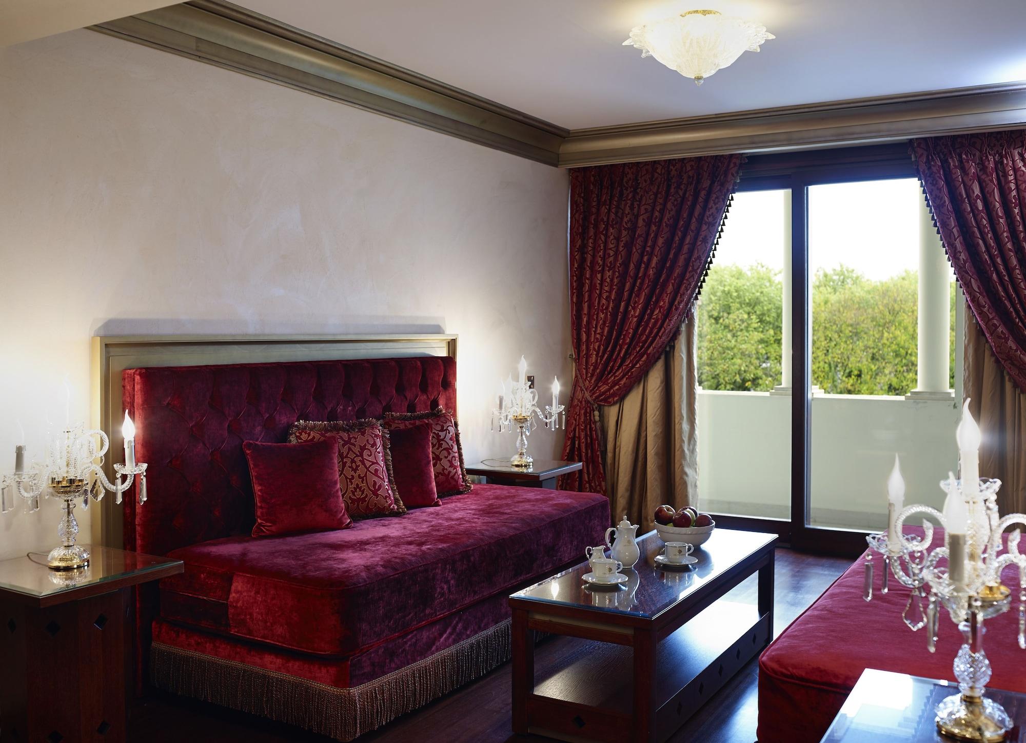 Grand Serai Congress And Spa Ioánnina Exteriér fotografie A suite at the hotel