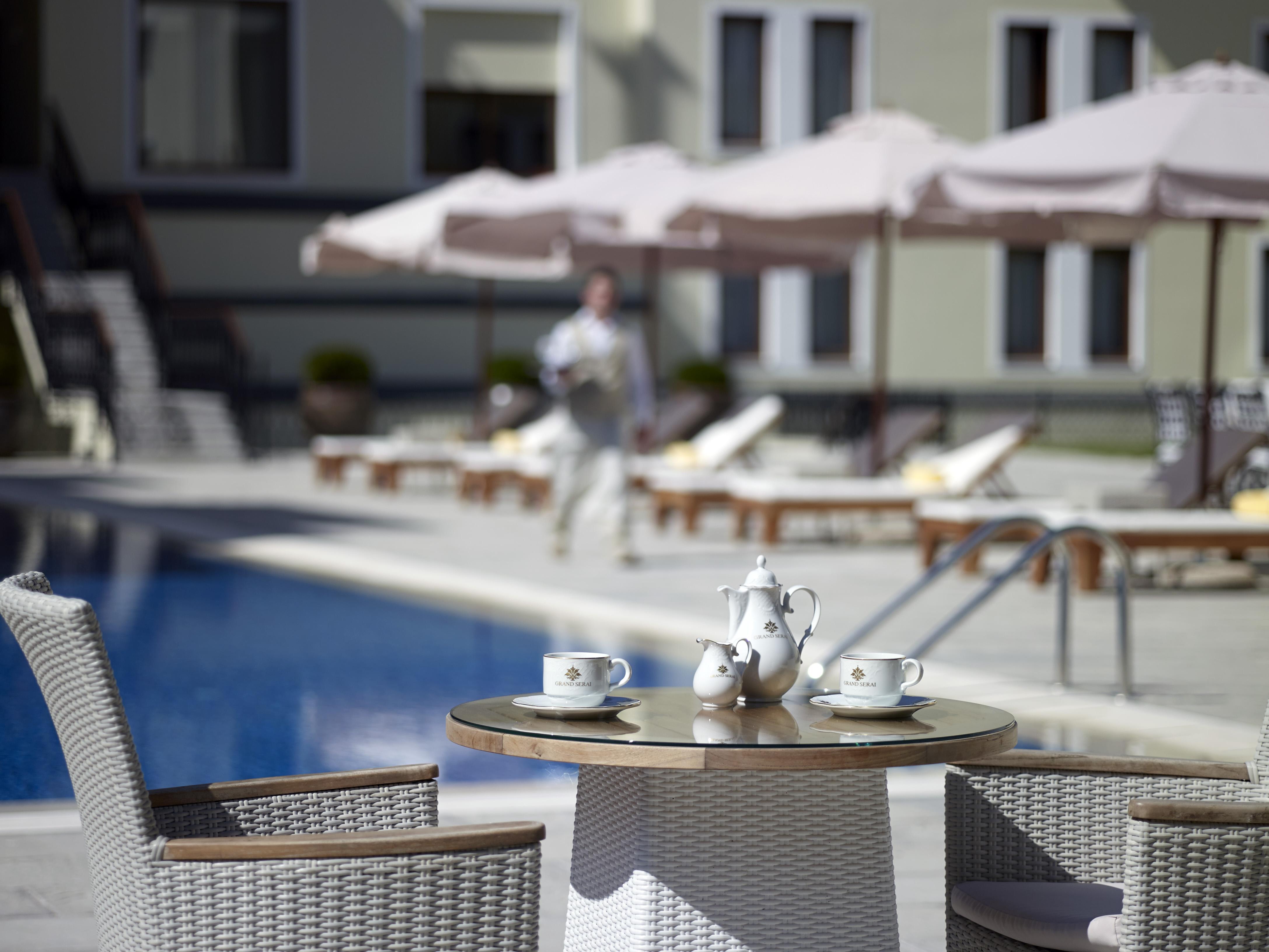 Grand Serai Congress And Spa Ioánnina Exteriér fotografie The swimming pool at the hotel
