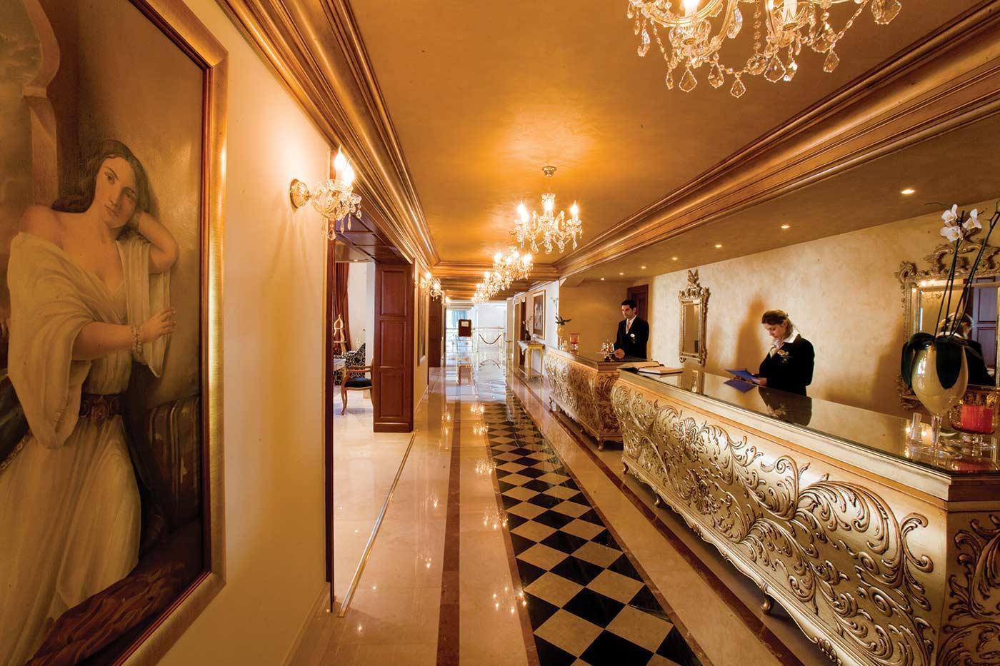 Grand Serai Congress And Spa Ioánnina Exteriér fotografie The lobby of the Taj Bengal