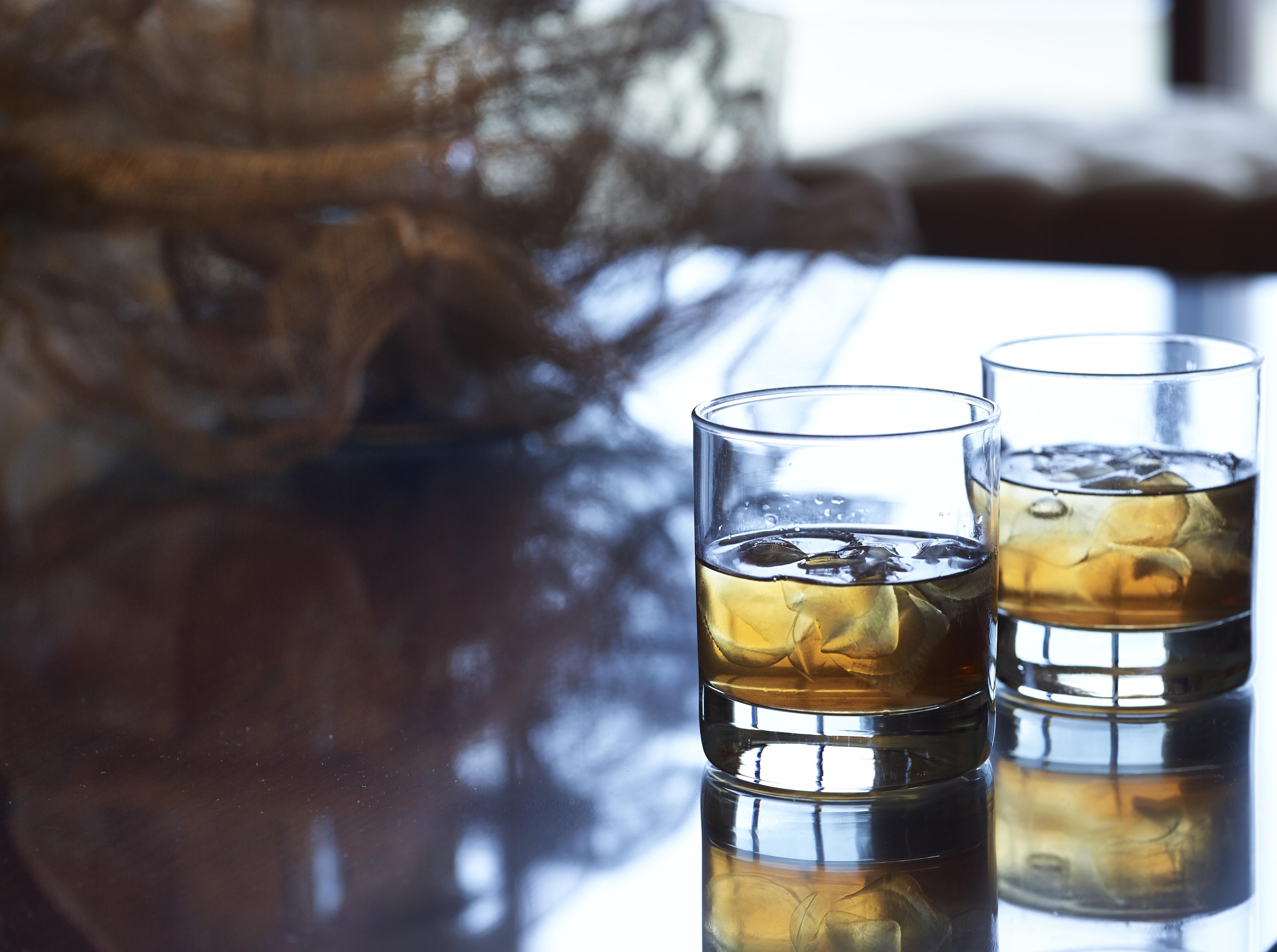 Grand Serai Congress And Spa Ioánnina Exteriér fotografie Two old fashioned glasses