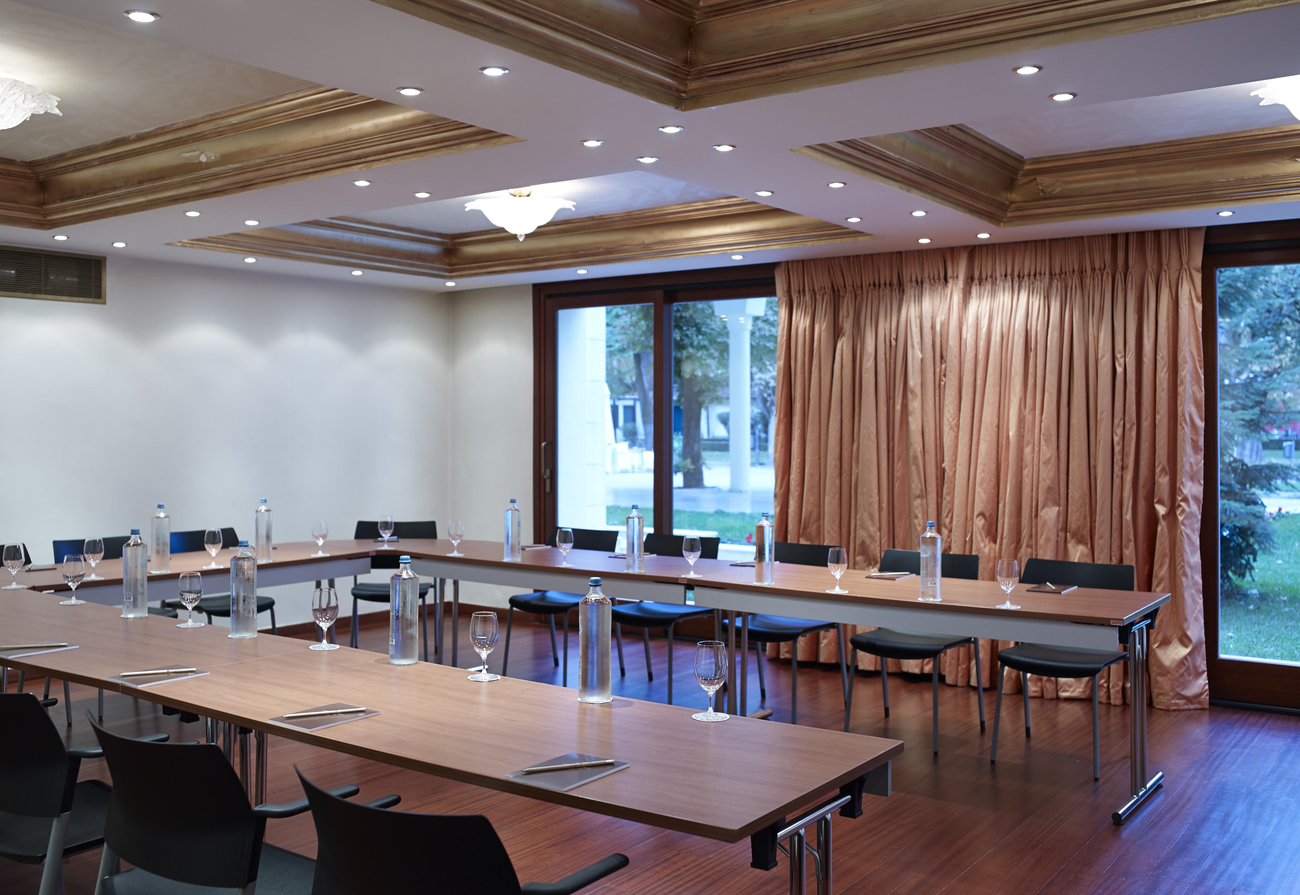 Grand Serai Congress And Spa Ioánnina Exteriér fotografie Meeting room